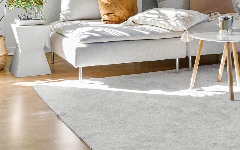 Jak wybrać idealny dywan wełniany do salonu?