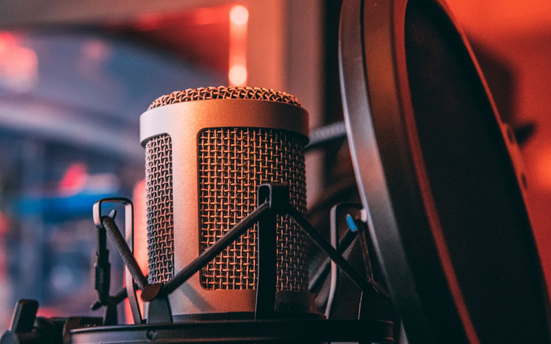 Znalezienie idealnego głosu: wybór aktora głosowego do swojego jingla